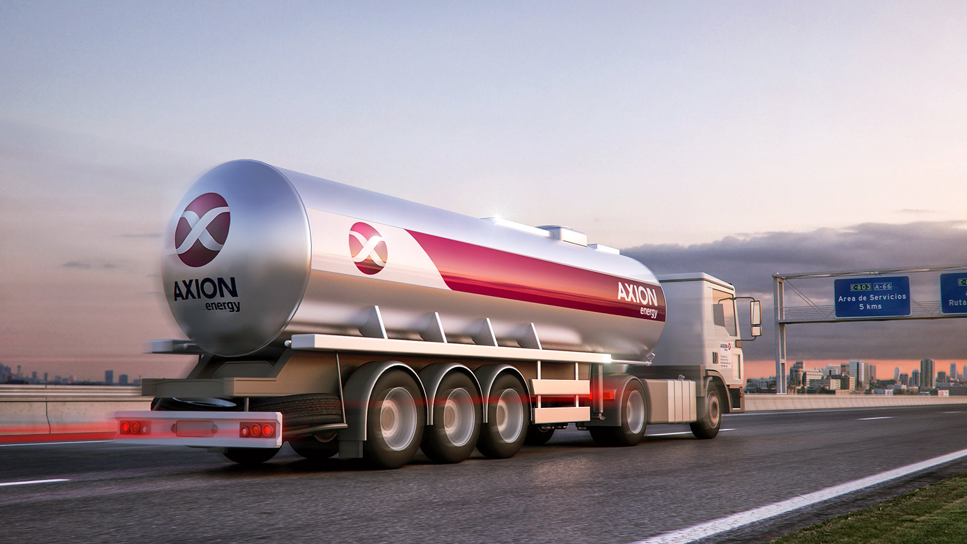 Camión de distribución de combustible Axion energy en la ruta